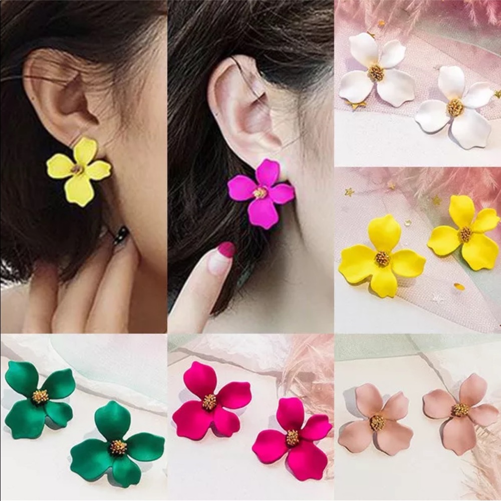 🎉HP🎉 🌺Flower🌺 Stud Earrings 🌸 - Picture 3 of 6